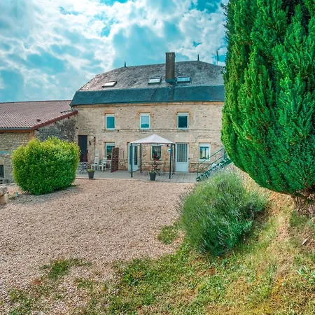 Hébergement de vacances In Countryside, Cleaning Included *